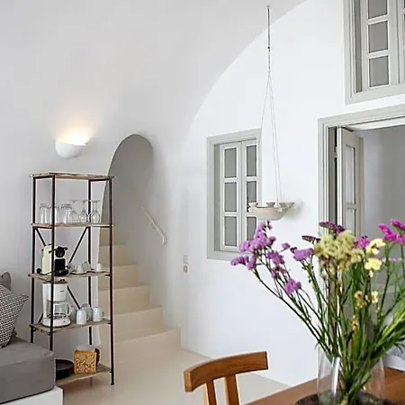 Radiant Santorini Hotel 3*