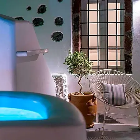 Radiant Santorini Hotel 3*