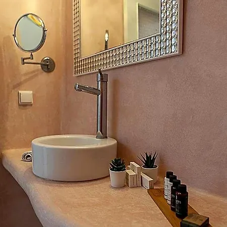 Отель Radiant Santorini 3*